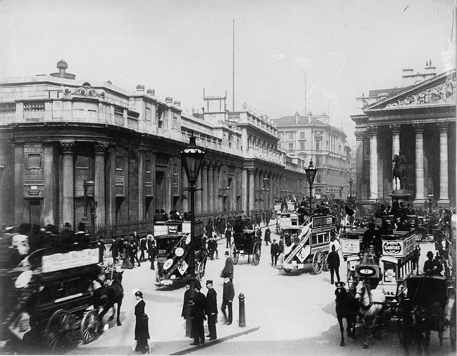 Threadneedle Street on old photo