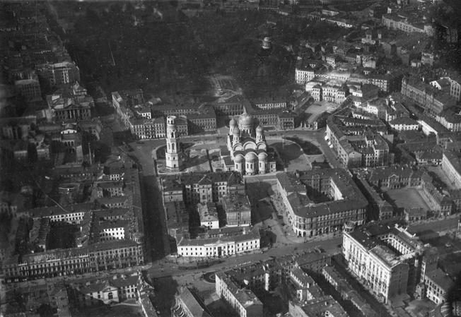Plac Piłsudskiego w okresie międzywojennym.