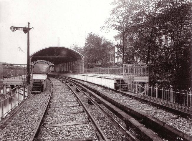 Berlin U-Bahn Möckernbrücke